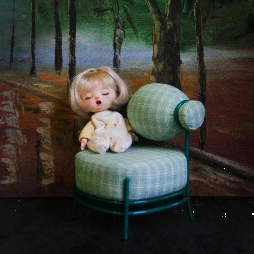 Candy Sofa Dollhouse - Green Checkered 1/6 Scale Dollhouse Miniature - 1:6 scale miniature sofa in metal, fabric, view 2