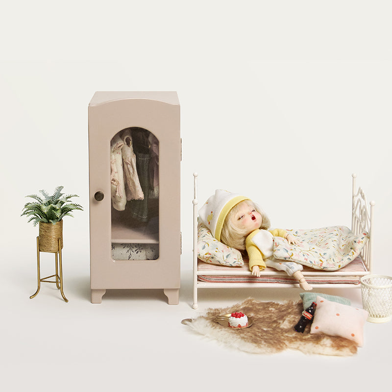 Mini Cabinet Dollhouse - Light Green 1/12 Scale Dollhouse Miniature - 1:12 scale miniature clothes rack in metal, view 3