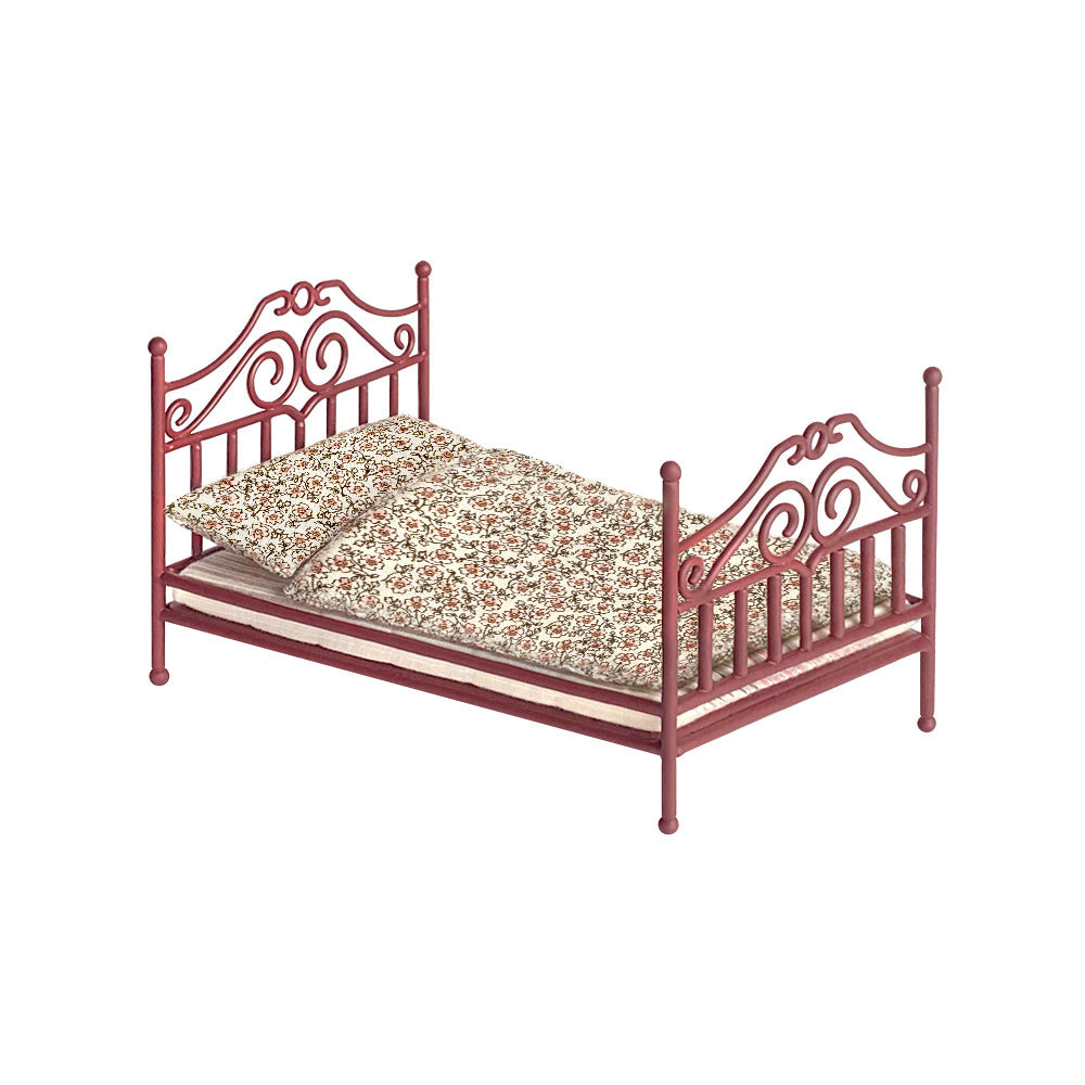 Red 1:12 scale hand-bent iron wire dollhouse antique bed with floral bedding