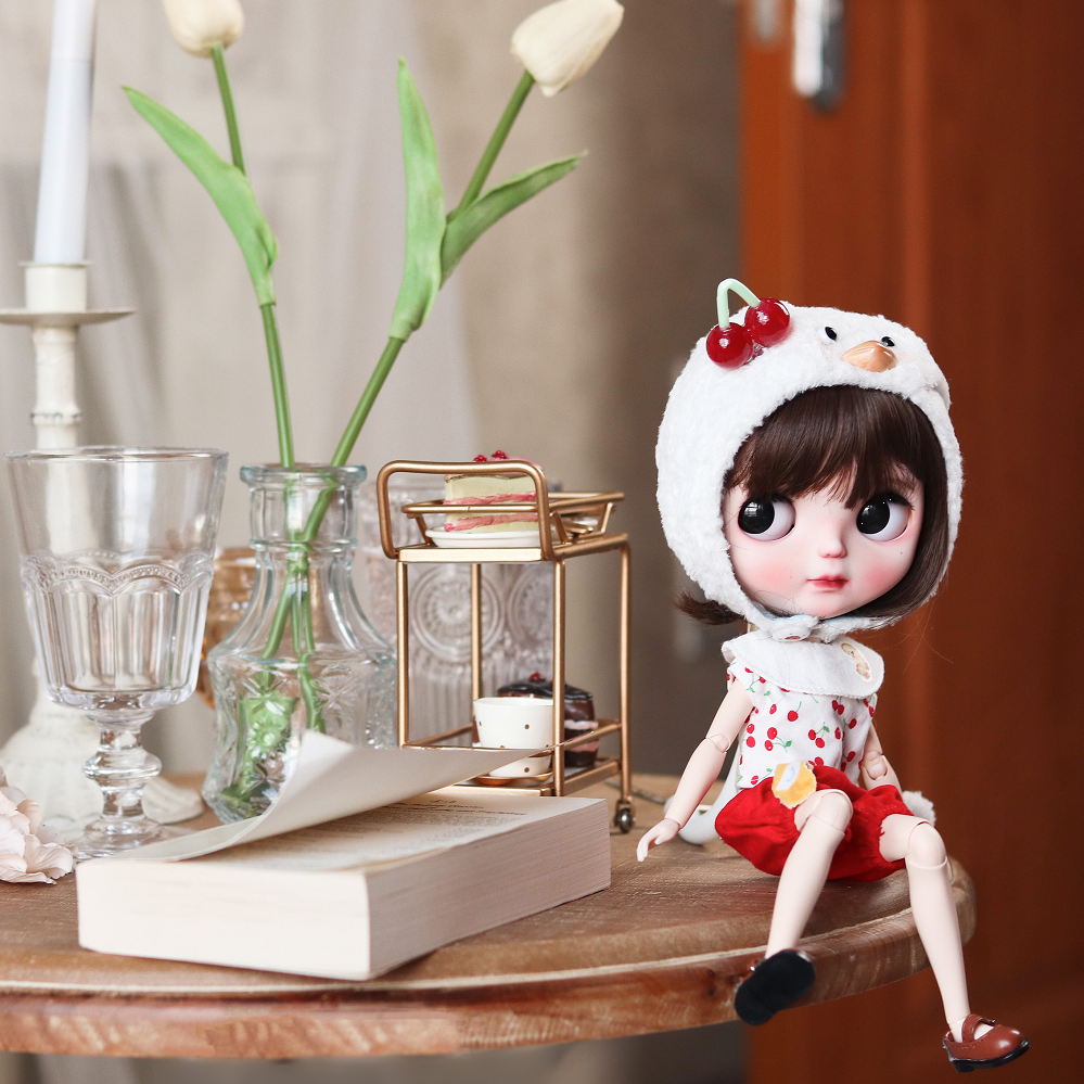 Sweet Trolley Dollhouse - Golden 1/6 Scale Dollhouse Miniature - 1:6 scale miniature trolley in metal, view 4