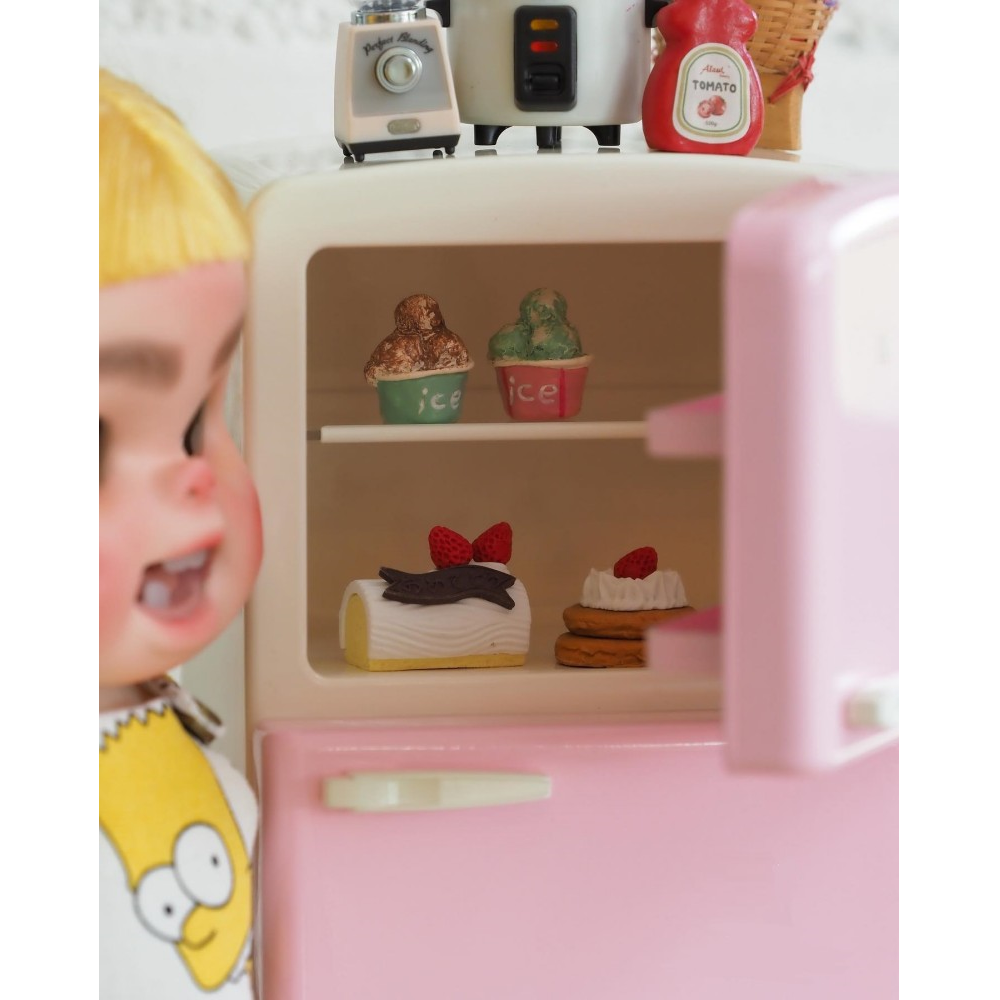 Refrigerator Dollhouse - Barbie Pink&White 1/6 Scale Dollhouse Miniature - 1:6 scale miniature refrigerator in metal, view 5