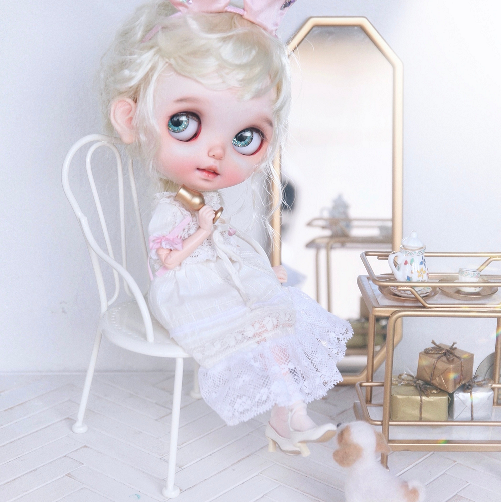 Romantic Chair Dollhouse -White 1/6 Scale Dollhouse Miniature - 1:6 scale dollhouse miniature in metal, view 2